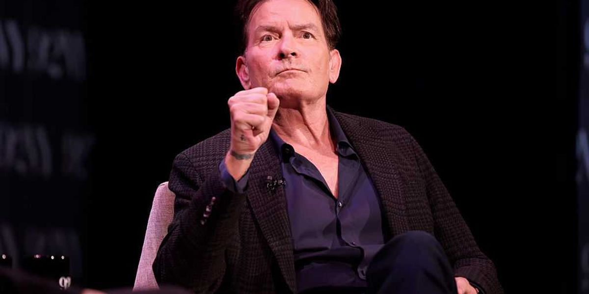 Charlie Sheen tells Megyn Kelly about his change in political views after conducting his own research, influenced by state-run media.