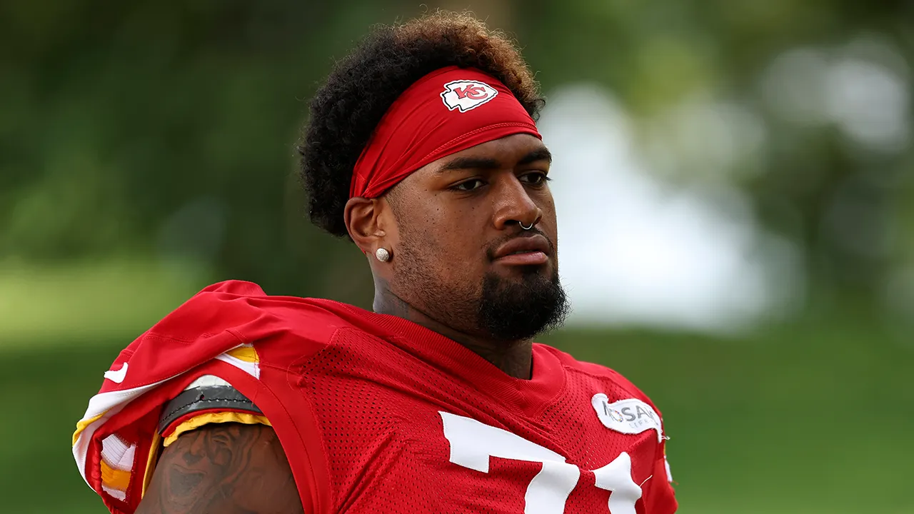 Chiefs' Josh Simmons chooses not to discuss his extended absence