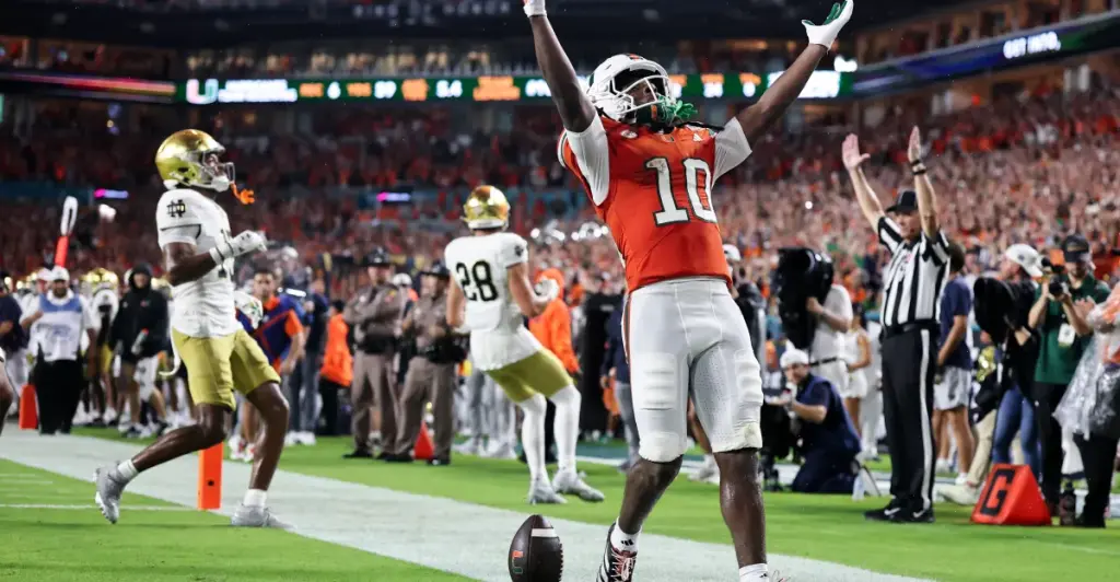 Choosing between Miami and Notre Dame for the College Football Playoff shouldn't be so difficult