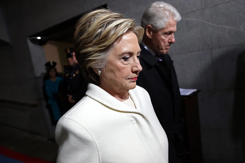 Comer cautions that the Clintons may face contempt charges if they do not attend the Epstein hearing.