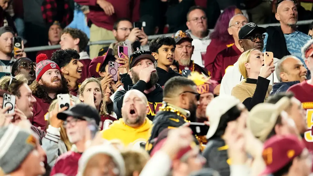 Commanders fans draw criticism for mocking Trump