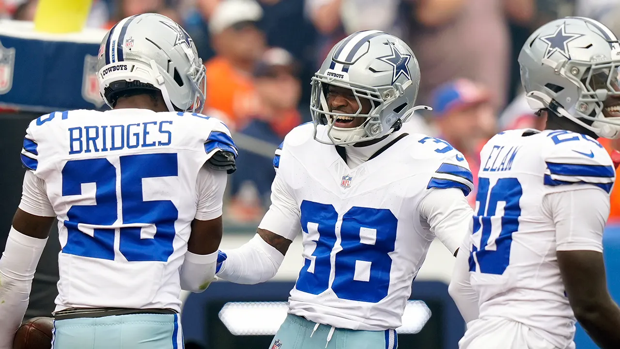 Cowboys' Alijah Clark commended for effort against Eagles