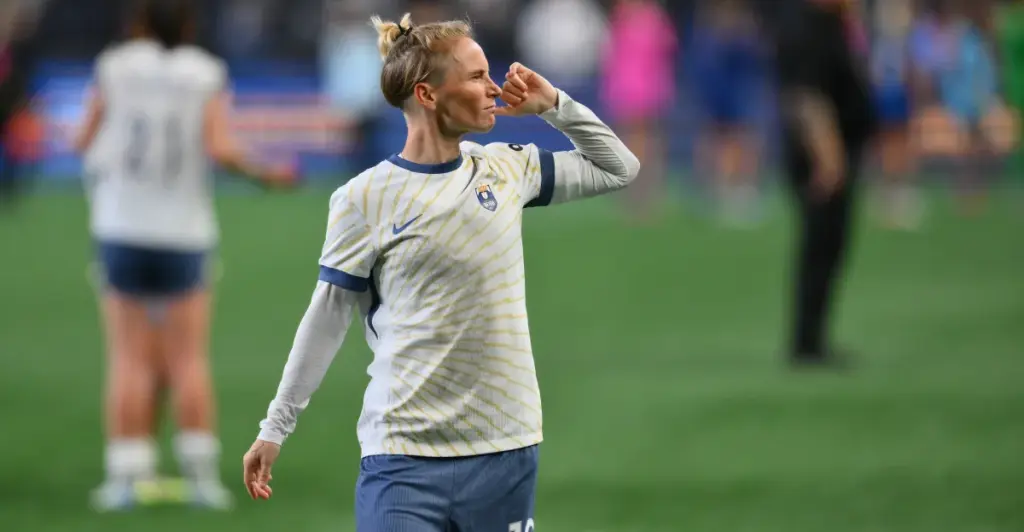 Creating a Legacy: How Jess Fishlock overcame challenges to transform the history of Welsh football