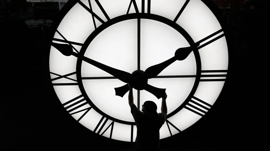 Daylight saving time concludes: What would happen if we didn’t adjust our clocks?