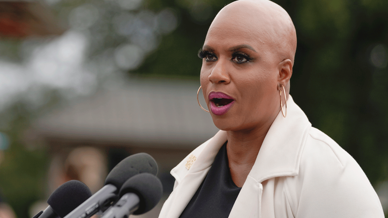 Democrat Representative criticizes Trump administration for supporting harsh SNAP work requirements