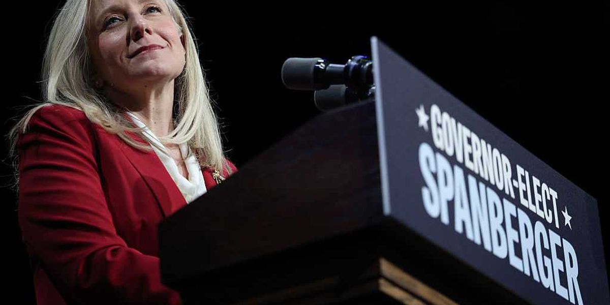 Democrats are campaigning like Republicans from the Bush era — and succeeding