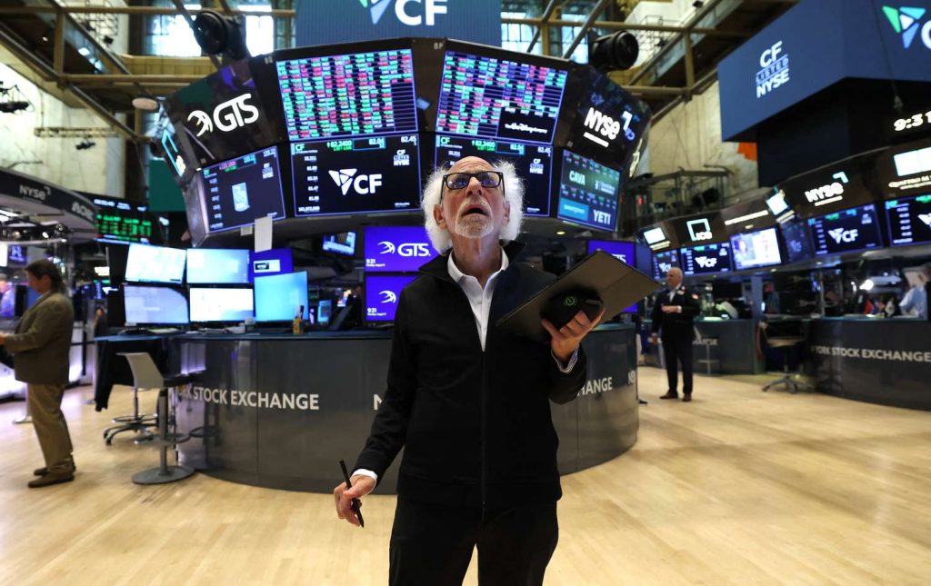 Do These Markets Seem 'Healthy' to You? Some Experts Suggest Staying Away from Stocks