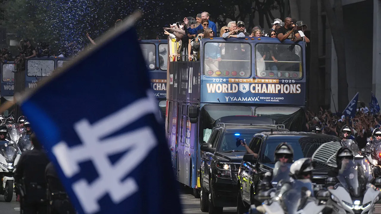 Dodgers mark World Series victory again, NFL trade deadline excitement