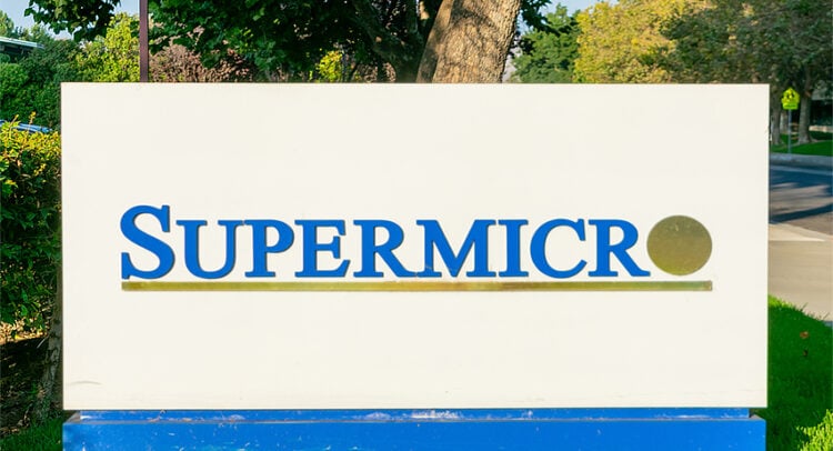 "Don’t Make a Mistake," Advises Leading Investor on SMCI Stock