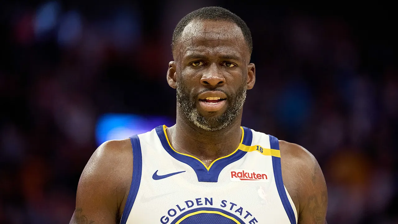 Draymond Green criticizes Dak Prescott, questions if the QB can guide the Cowboys to a championship.