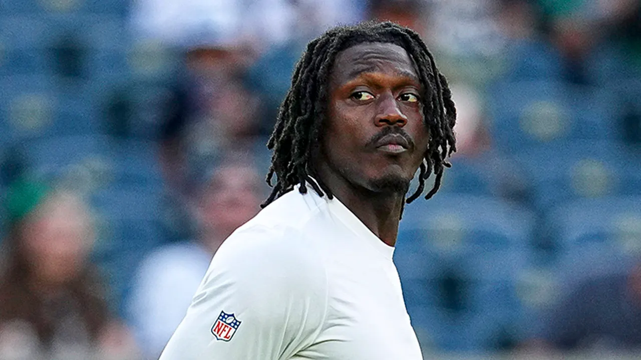 Eagles coach Nick Sirianni frustrated with AJ Brown inquiries even with a 7-2 record