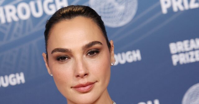 Gal Gadot Receives Genesis Prize for Strong Support of Israel