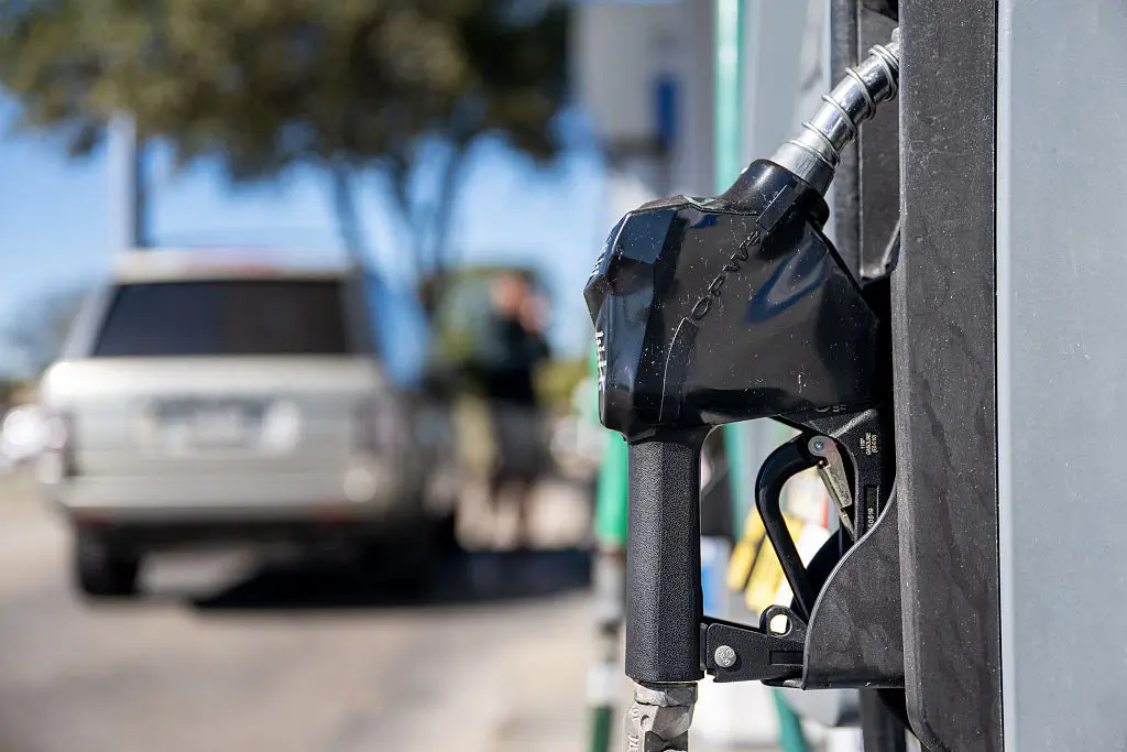 Gas prices reach their lowest level since 2021