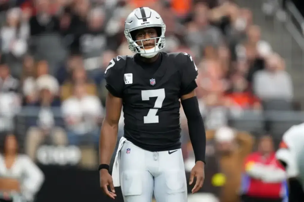 Geno Smith expresses regret for his inappropriate gesture towards Raiders fans