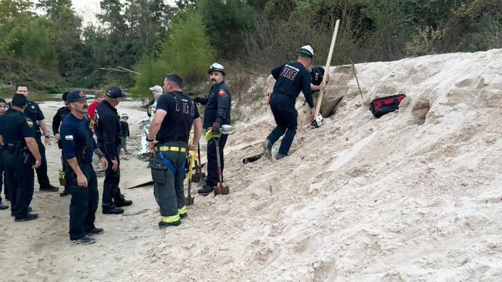 Girl saved from sand collapse in Texas during Thanksgiving at age 12