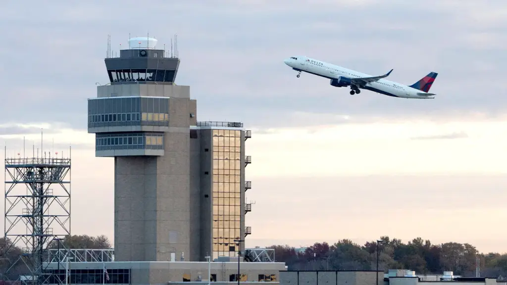 Government shutdown prompts discussion on privatizing air traffic control