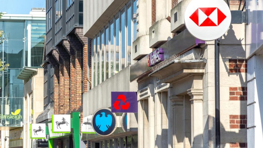 HSBC provides mortgages that are 6.5 times your salary as lending guidelines relax.