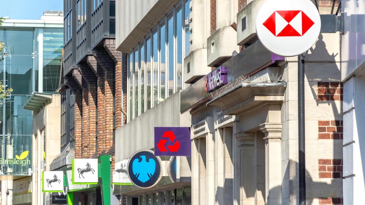 HSBC provides mortgages that are 6.5 times your salary as lending guidelines relax.