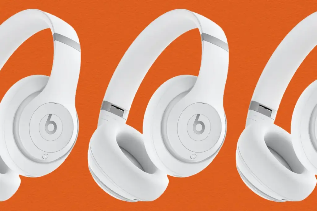 Headphones on sale for Black Friday: Beats Studio Pro are discounted by 57%