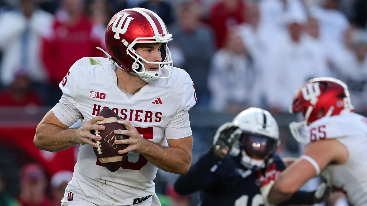 Heisman Trophy forecasts: Indiana grad rallies backing for Fernando Mendoza
