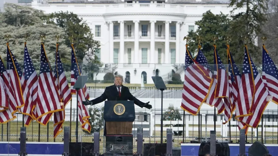 Top BBC bosses step down following criticism of edited Trump speech