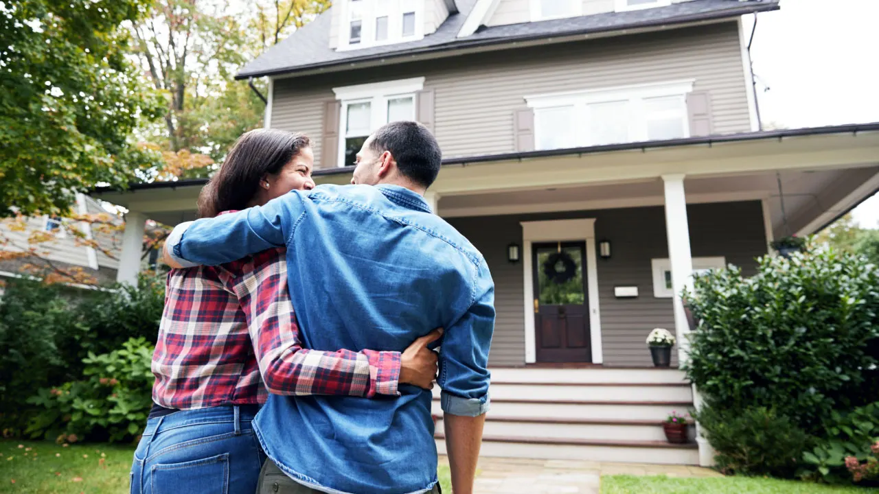 Homebuyers are receiving unprecedented price reductions of $25,000 in the housing market.