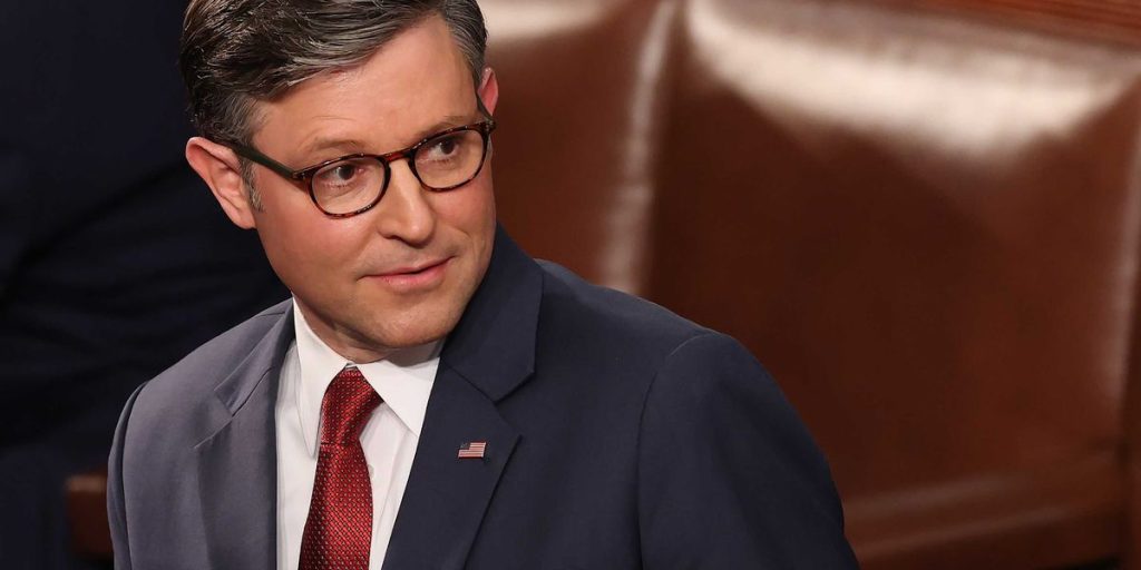 House Democrats agree to support Republican bill to end historic shutdown