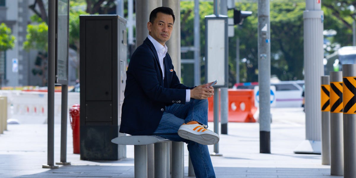 I worked as a managing director at a major bank and chose to retire early. True happiness came from gaining my independence, not from an extravagant watch.