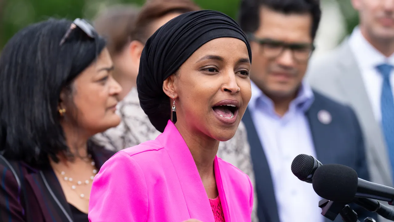 Ilhan Omar responds to Trump saying, 'I can read' during Constitution discussion.