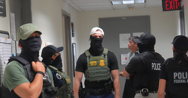 Illinois Enacts Law Barring ICE Arrests in Courthouses