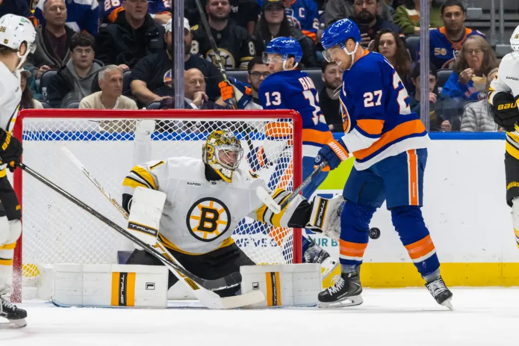 Islanders struggle with power play in disappointing defeat to Bruins