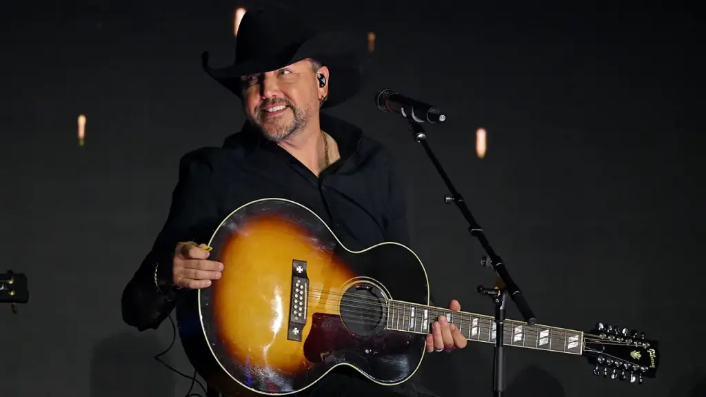 Jason Aldean sings his latest song at the 2025 Patriot Awards event in New York City