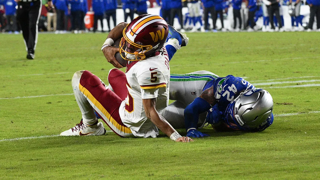Jayden Daniels of the Commanders experiences a terrible injury against the Seahawks