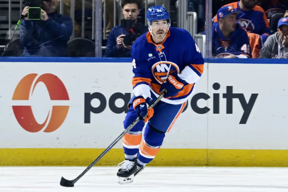 Jean-Gabriel Pageau of the Islanders is expected to come back from injury before Christmas.