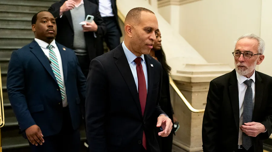 Jeffries criticizes Trump and Johnson regarding Epstein documents: 'Program protecting pedophiles'