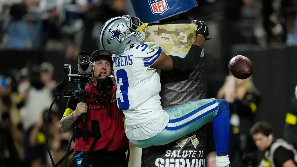 Jerry Jones praises Cowboys wide receiver following victory
