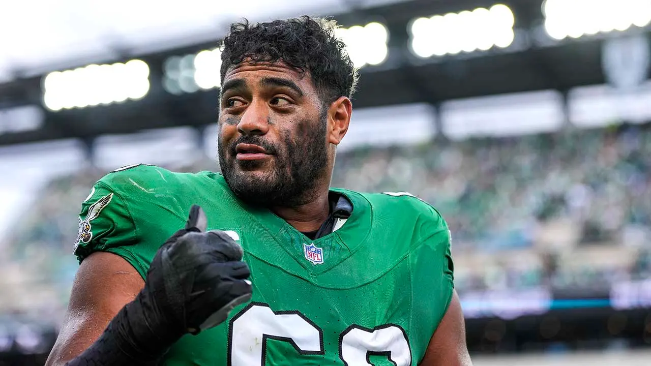 Jordan Mailata of the Eagles promotes 'ladies first' attitude during locker room interview