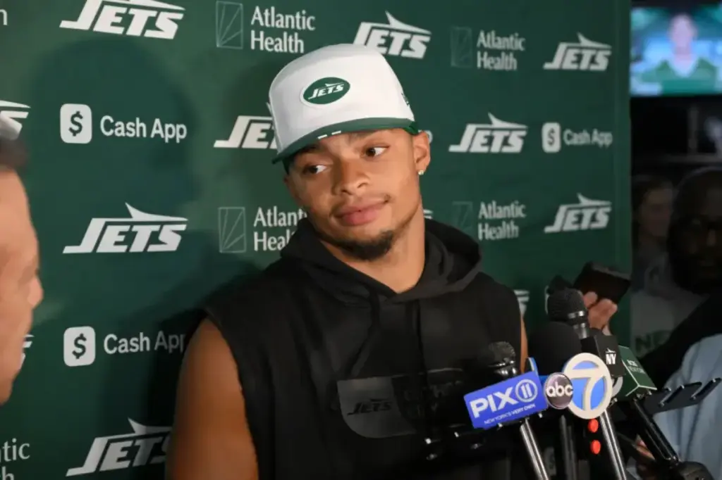 Justin Fields states he's unsure about starting against the Browns.