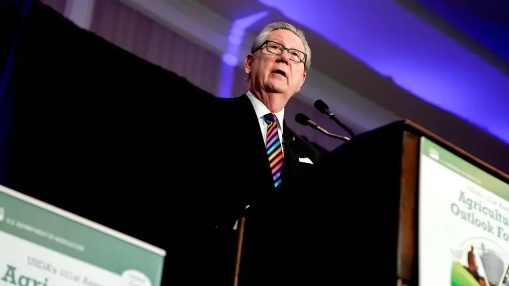 Kansas City Fed leader addresses disagreement on rate cut due to inflation worries