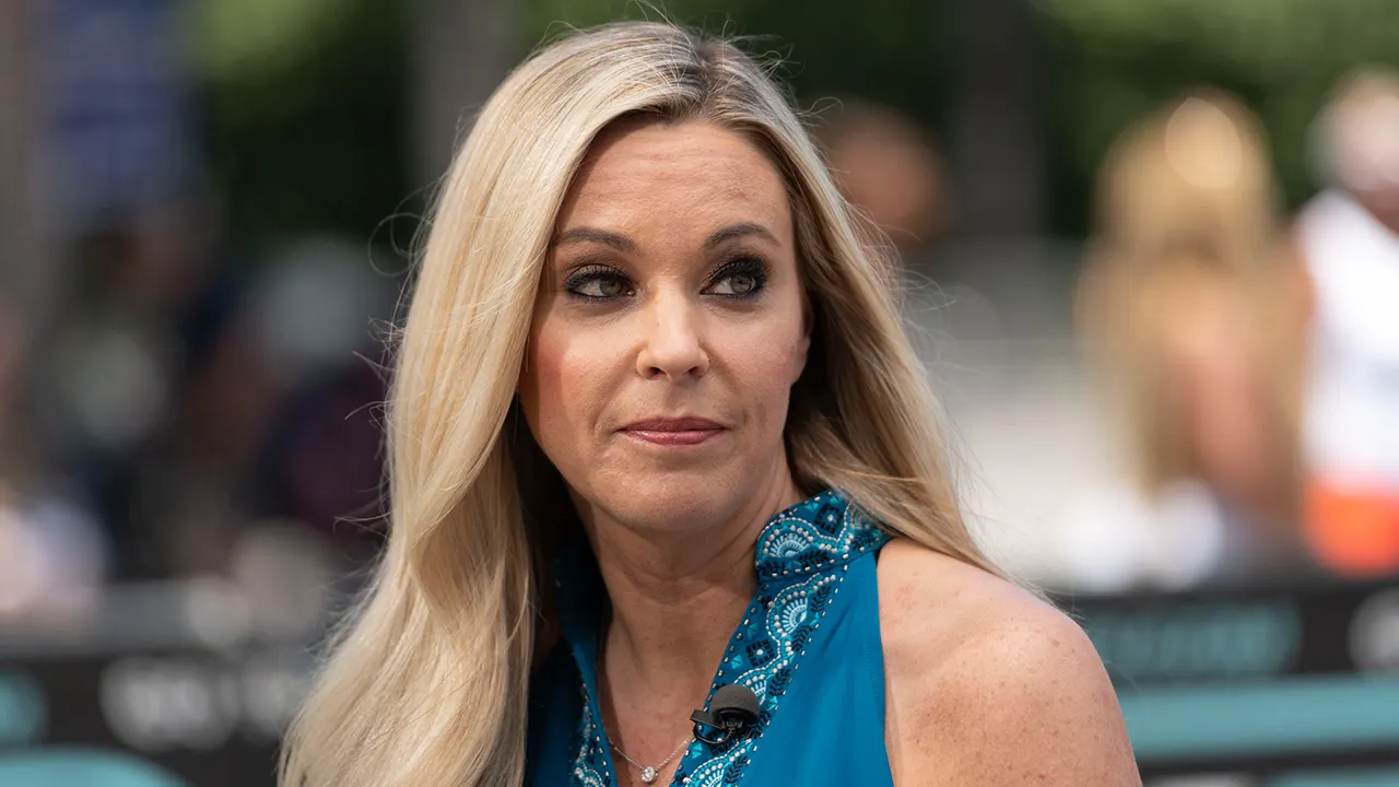 Kate Gosselin shares her comprehensive Christmas budgeting plan for her eight children.