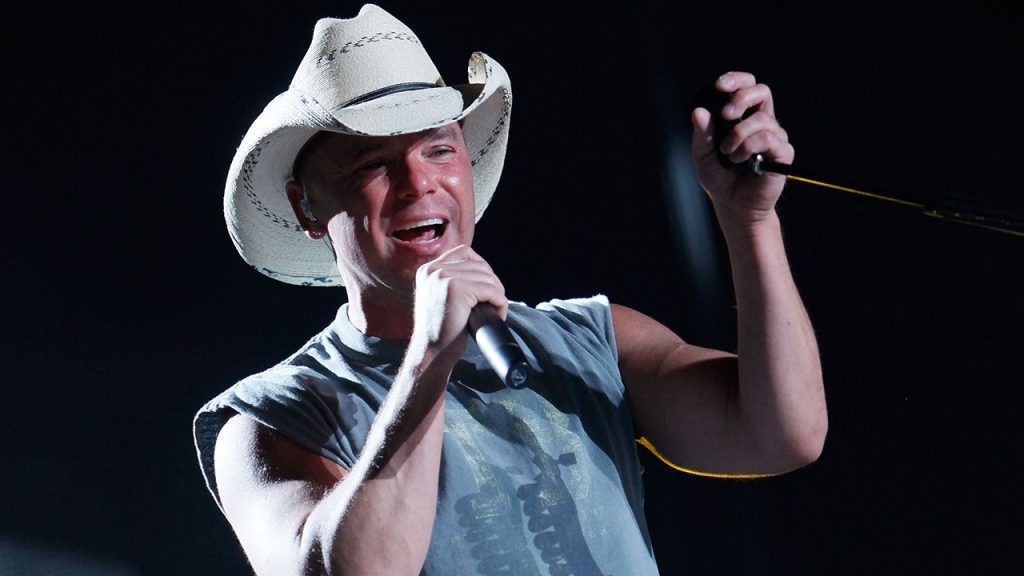 Kenny Chesney's path from emotional moments on stage in 2009 to the Hall of Fame