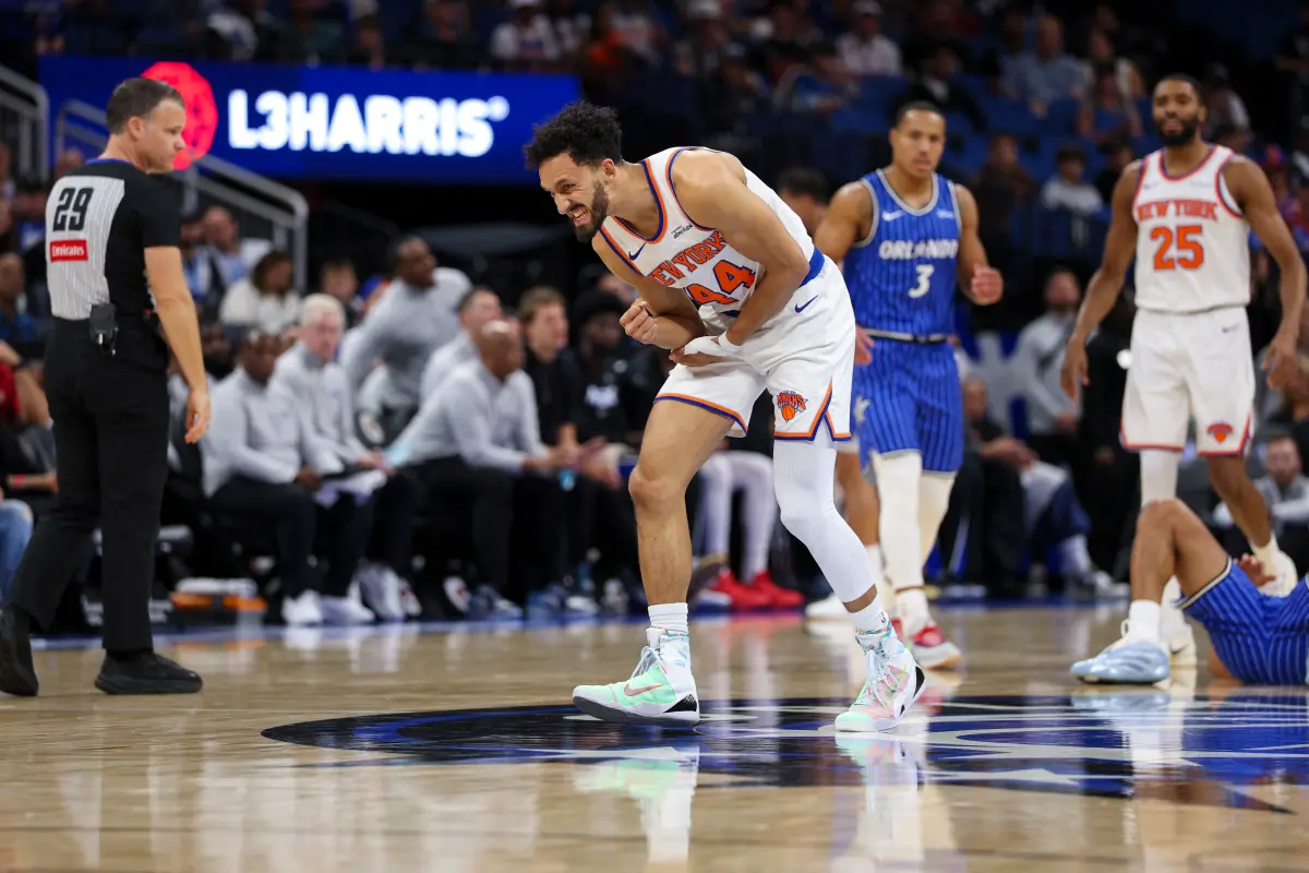 Knicks anxiously wait for updates on Landry Shamet's injury.