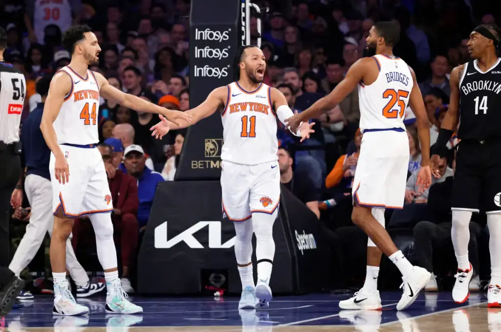Knicks comfortably defeat struggling Nets for their fourth consecutive victory