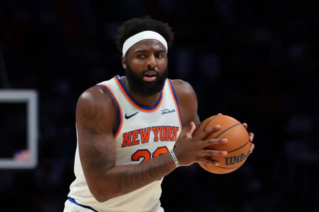 Knicks continue to restrict Mitchell Robinson despite easing of minute limits