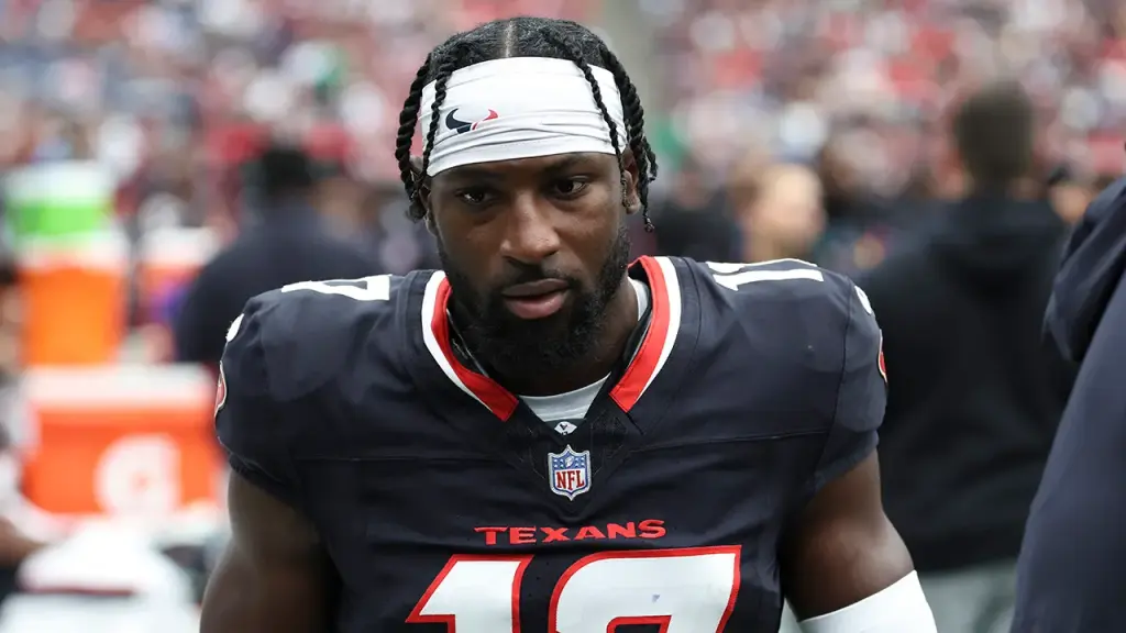 Kris Boyd of the Jets was shot and is in critical condition in the hospital, according to reports.