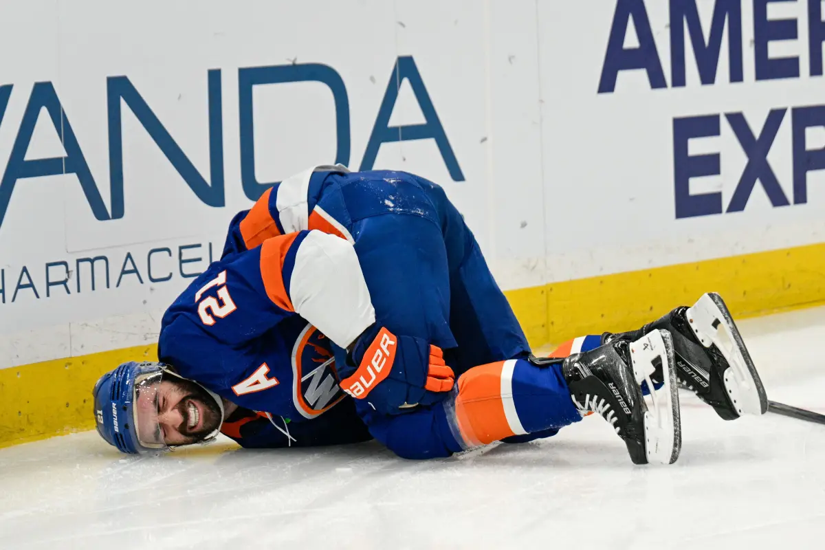 Kyle Palmieri sidelined for the season due to a torn ACL in setback for the Islanders