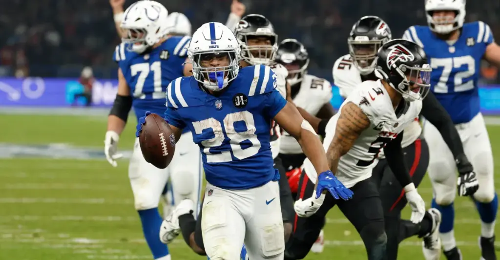 Leading 75 fantasy football standard running backs for Week 12