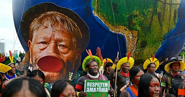 Lobbyists for Fossil Fuels Overrun Troubling COP30 Climate Conference in Brazil