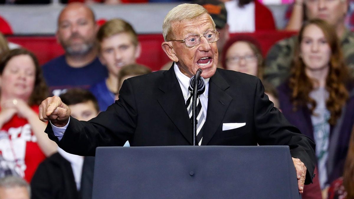 Lou Holtz calls out Democrats for the ongoing government shutdown impasse.