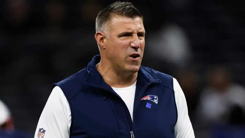 Mike Vrabel responds to critics of the Patriots schedule during the winning streak